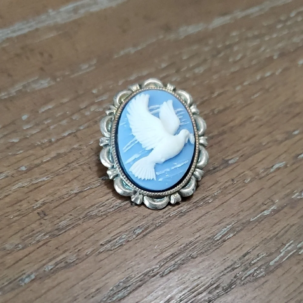 Blue and Silver Bird Cameo Brooch